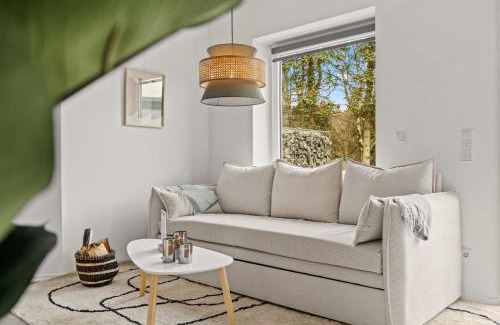 Kuestelberg Apartment | Greenhouse Living Apartment Fagus mit Terrasse und Feuerstelle - 6 Minuten nach Winterberg - 4 Minuten zur Ruhrquelle - Wandern - Mountainbike fahren - Reisen mit Hund & Natur genießen