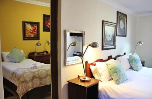 Universitas House | Greenleaf Guest Lodge