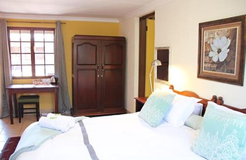 Universitas House | Greenleaf Guest Lodge