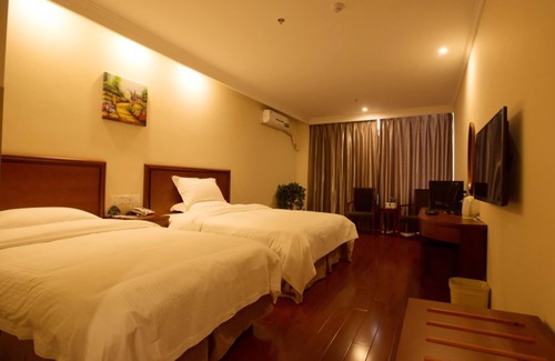 Guichi Qu Hotel | GreenTree Inn Chizhou Changjiang Middle Road Shangzhidu Commerce Square Express Hotel
