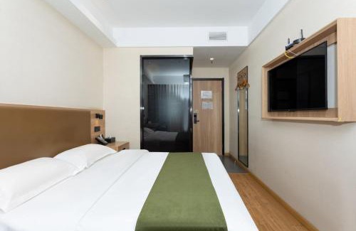 Yangpu Hotel | GreenTree Inn