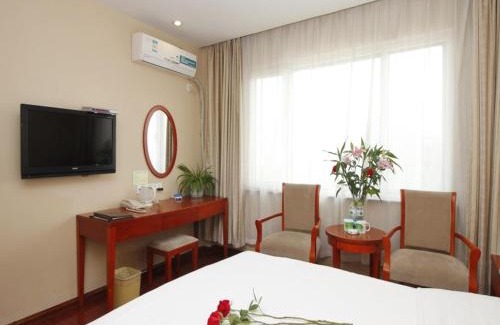 Donggang District Hotel | GreenTree Inn Rizhao West Station Suning Plaza