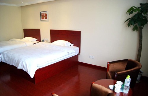 Mudan District Hotel | GreenTree Inn ShanDong HeZe MuDan Road Bus Terminal Station Express Hotel