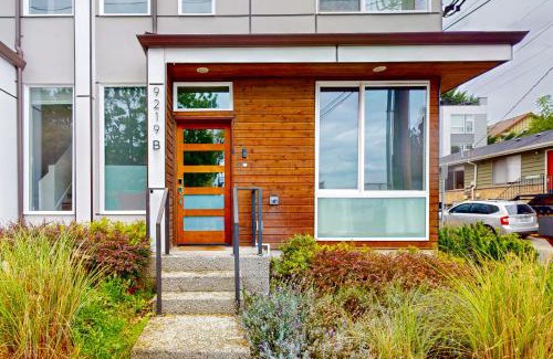 Greenwood House | Greenwood Glimmer
