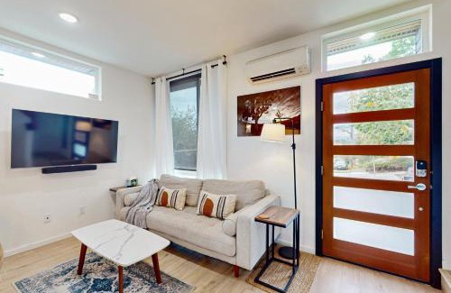 Greenwood House | Greenwood Glimmer