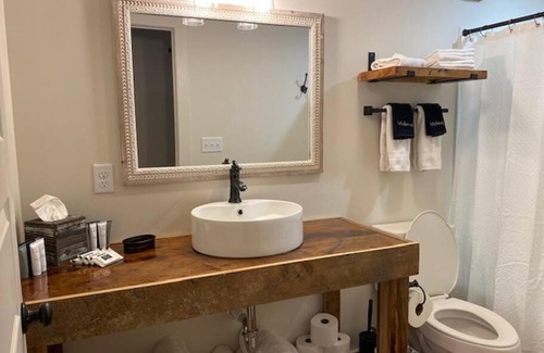 Altamont Apartment | Greeter Falls Lodge Suite #4