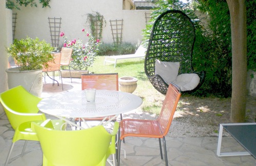 Greoux-les-Bains Apartment | GREOUX, T2 (1 bedroom), garden, parking space, free WI-FI, AIR CONDITIONING