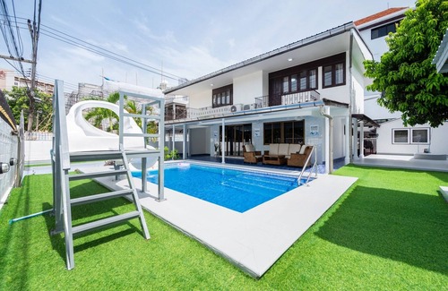 North Pattaya Villa | Greta Villa 5ห้องนอน ใกล้ชายหาด ใจกลางเมืองพัทยา เดินไปทะเลได้