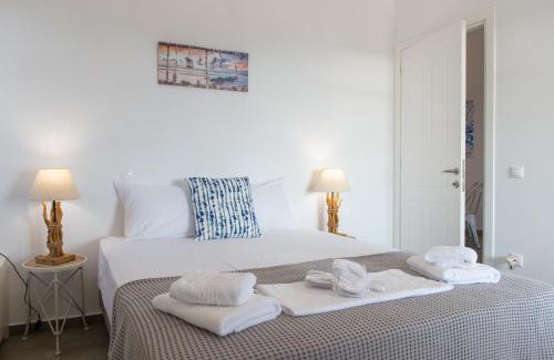 Platis Gialos House | Grey House