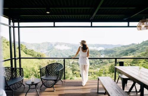 Balamban Other | Grey Rock Mountain Cabin w/Jacuzzi