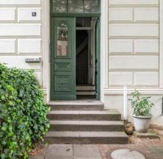 Rotherbaum Apartment | Großzügige 185m2-Altbauwohnung in Bestlage 7Zimmer-2Bäder-2Küchen-2WCs