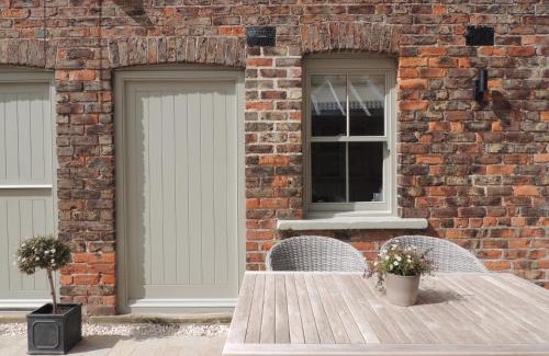 Sheriff Hutton House | Grooms Cottage by Sheriff Hutton Castle near York