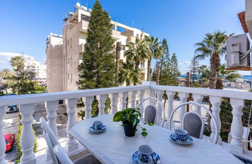 Skala Apartment | Groovy 1-Bedroom Apartment in Larnaca