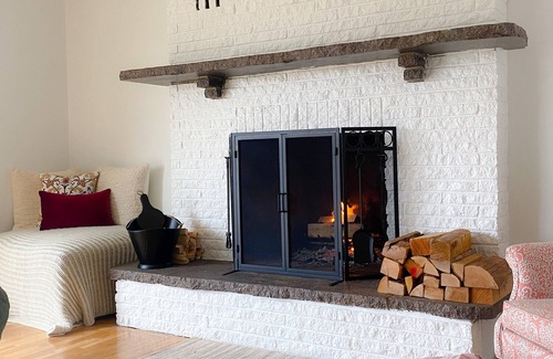Amherst House | Groovy 1970's home in the country Totally Amazing!