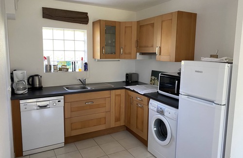 Morgat Apartment | Ground floor in a small residence 200 m from the beautiful Morgat beach
