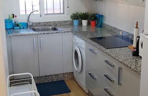 Torrevieja Apartment | Ground floor in urbanization + pool + A /C + 100m beach + WI-FI + International TV + sea views