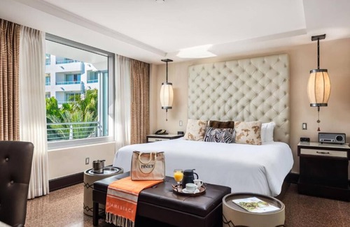 City Center Hotel | Ground Floor King Room, National Hotel, Cabana-Style Stay