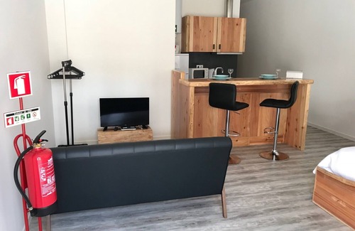 Faja de Baixo House | Ground floor studio apartment. AL ref. 2080, with the possibility of a car