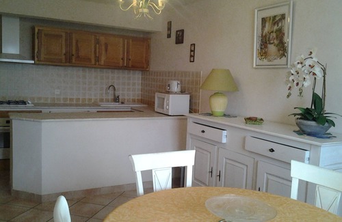 L'Ile-Rousse Apartment | Ground floor villa flat in Monticello