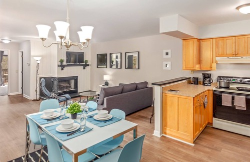 Chapel Hill Apartment | Ground Level UNC 2BR 2BA w/Pool - Pet Friendly