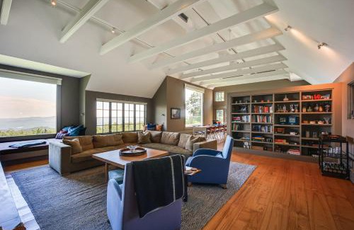 Newbury House | Group-Friendly Newbury Stunner Home Gym, Hot Tub!
