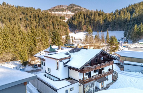 Itter House | Group home with beer garden near ski resort