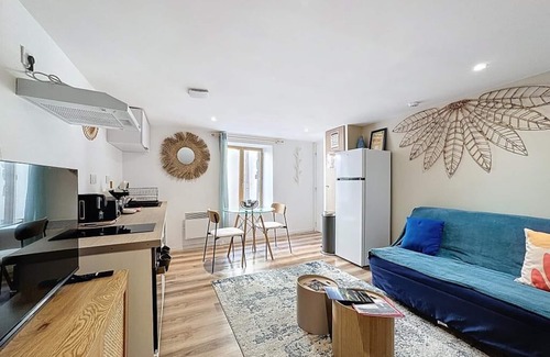 Aulnat Apartment | Group Stay - Immeuble 10 pers, Aulnat