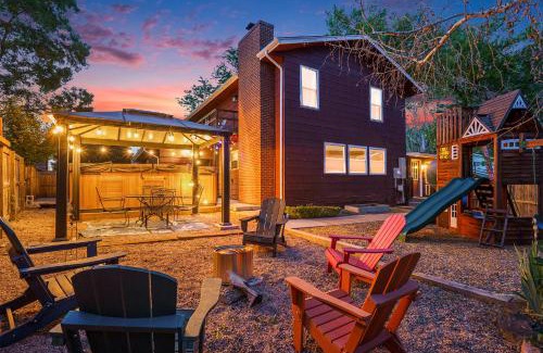 Northwest Arvada House | Group Stay W Movie Room & Patio