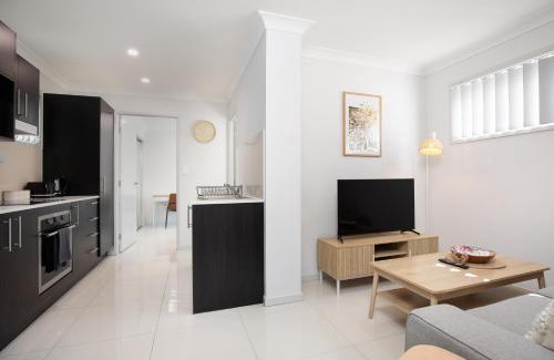 Rocklea Apartment | GST Credits! AC! Shops! Parking! Espresso! 231F1