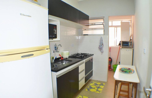 Asturias Apartment | GUARUJÁ ASTURIAS BEACH 2 BEDROOMS CLOSE TO EVERYTHING - 5 MINUTES FROM THE BEACH!