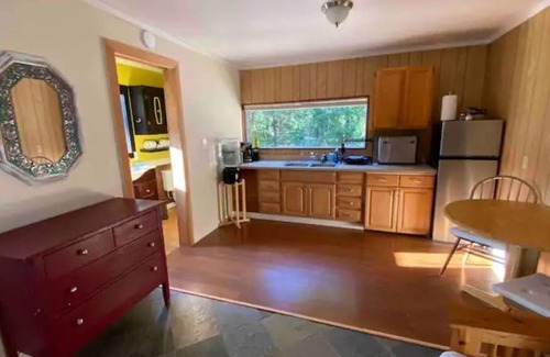 Roseburg Cottage | Guest Cottage in Umpqua Valley Wine Country