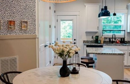 Clarksville House | Guest Favorite! Luxury Downtown Townhouse