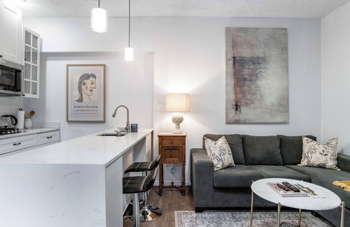 Collingwood House | Guest House 12 min to skiing, Free parking, Downtown Collingwood