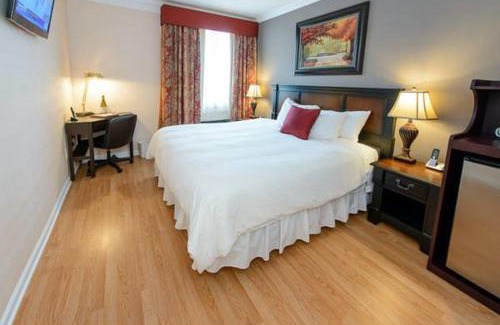 Norwalk House | Guest House at Norwalk Inn