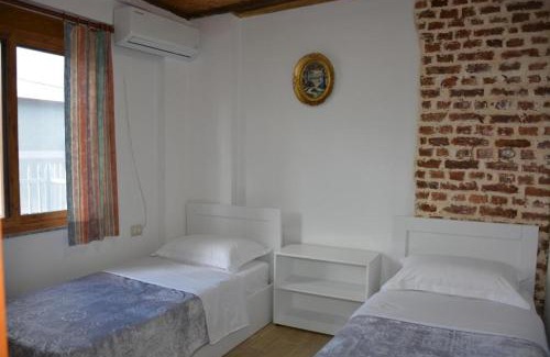 Corovode House | Guest House Cela