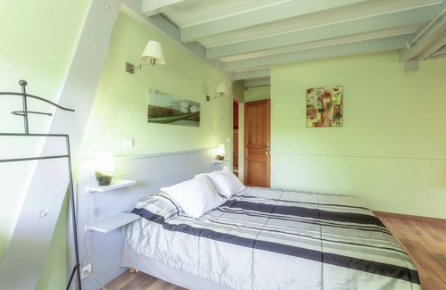 Habas House | Guest House 'Chalosse' with Shared Pool, Wi-Fi and Air Conditioning