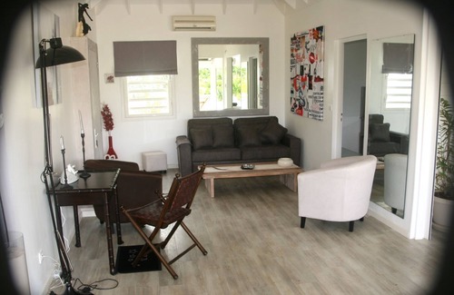 Les Terres Basses House | Guest-House In A Palmgrove For A Couple. Space, Privacy And Silence