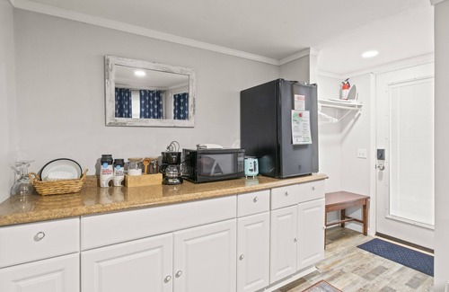 Watkins Glen Apartment | Guest House in the heart of Watkins Glen!