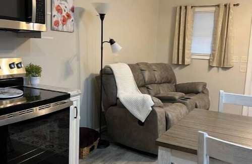 Hurricane Mills Cottage | Guest house in Hurricane Mills