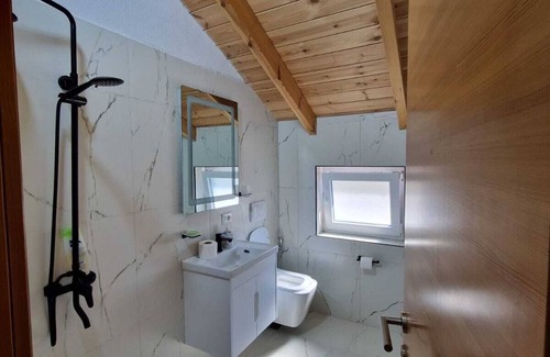 Kala e Dodes House | Guest House Korabi
