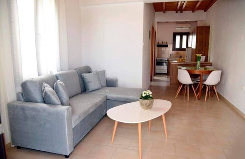 Posidonia Apartment | 'Guest House' - Lovely Apartment, 70m from the Sea!
