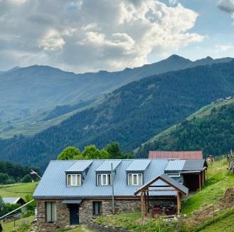 Omalo House | Guest House MARGALITI-საოჯახო სასტუმრო მარგალიტი