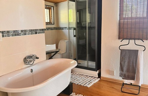 Greater Johannesburg Metropolitan Area House | Guest House Oaktree
