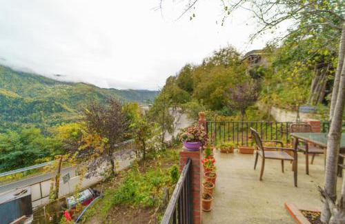 Khulo House | Guest House Sunrise