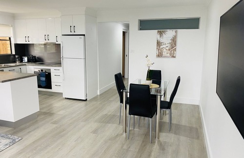 Gerringong Apartment | Guest House with Magnificent Ocean Views