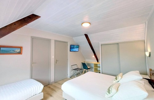 Mahalon Bed & Breakfast | Guest Room 3 of Kerantum with Shared Terrace, Shared Garden, and Wi-Fi