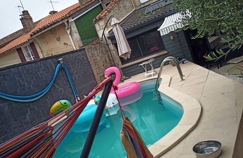 Chef-Boutonne Bed & Breakfast | Guest room in a magnificent house