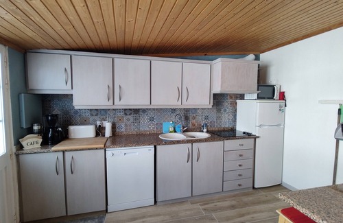 Aiana de Cima House | Guesthouse Casa Anouk, with swimming pool and 5 min from the sea