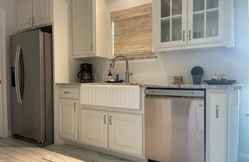 Roanoke Condo | Guesthouse with Pool