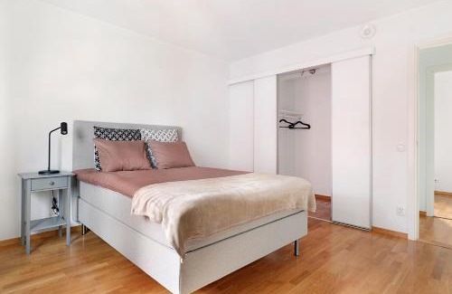 Pitea Apartment | Guestly Homes - 3BR Modern Apartment